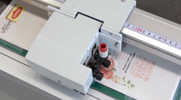 Der Prototyp einer Verpackung im Drucker des Nestlé Product Technology Center. Foto: Youtube Der Prototyp einer Verpackung im Drucker des Nestlé Product Technology Center. Foto: Youtube