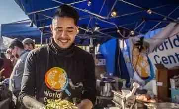 Person auf einem Markt