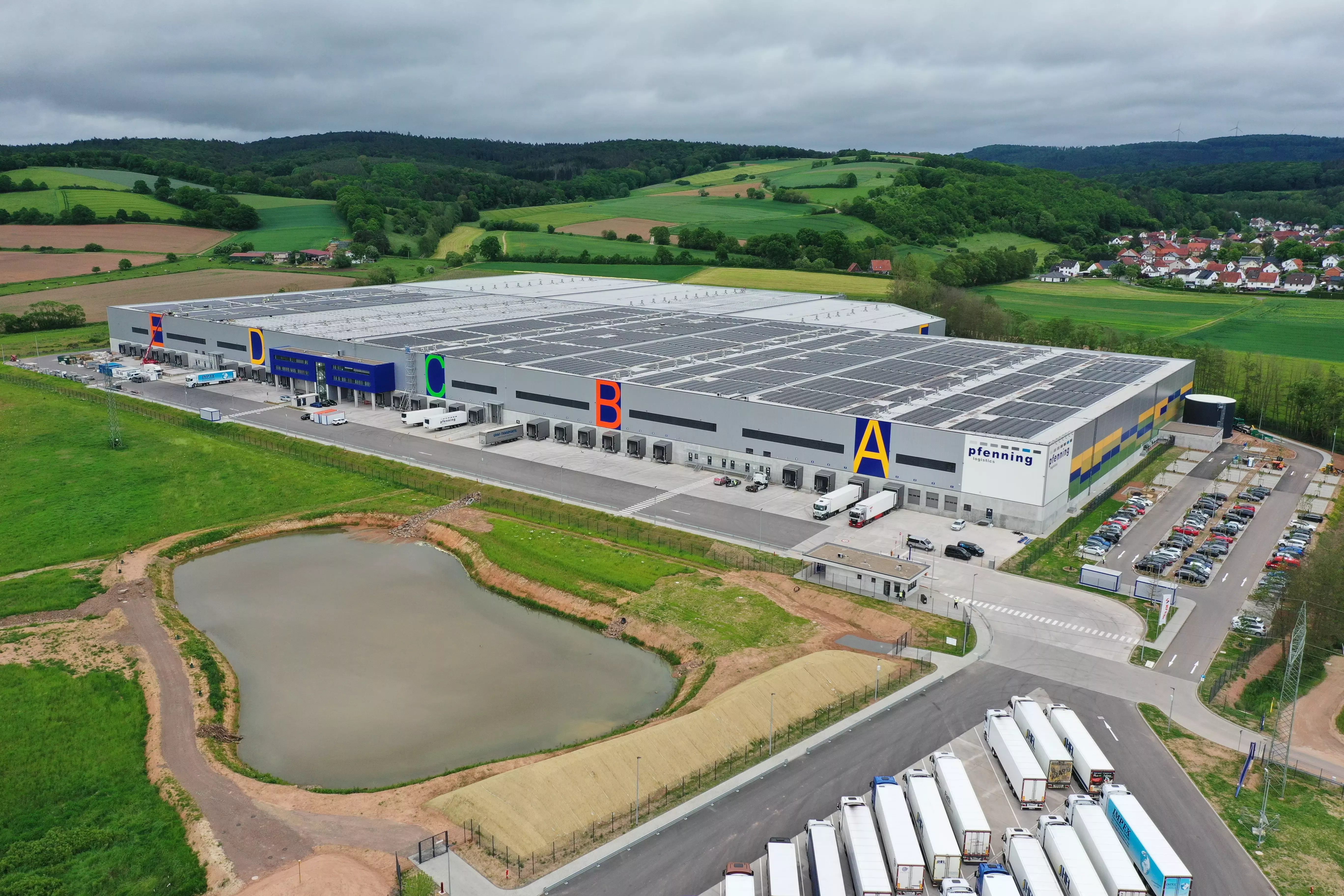 Distributionszentrum multicube Osthessen Front