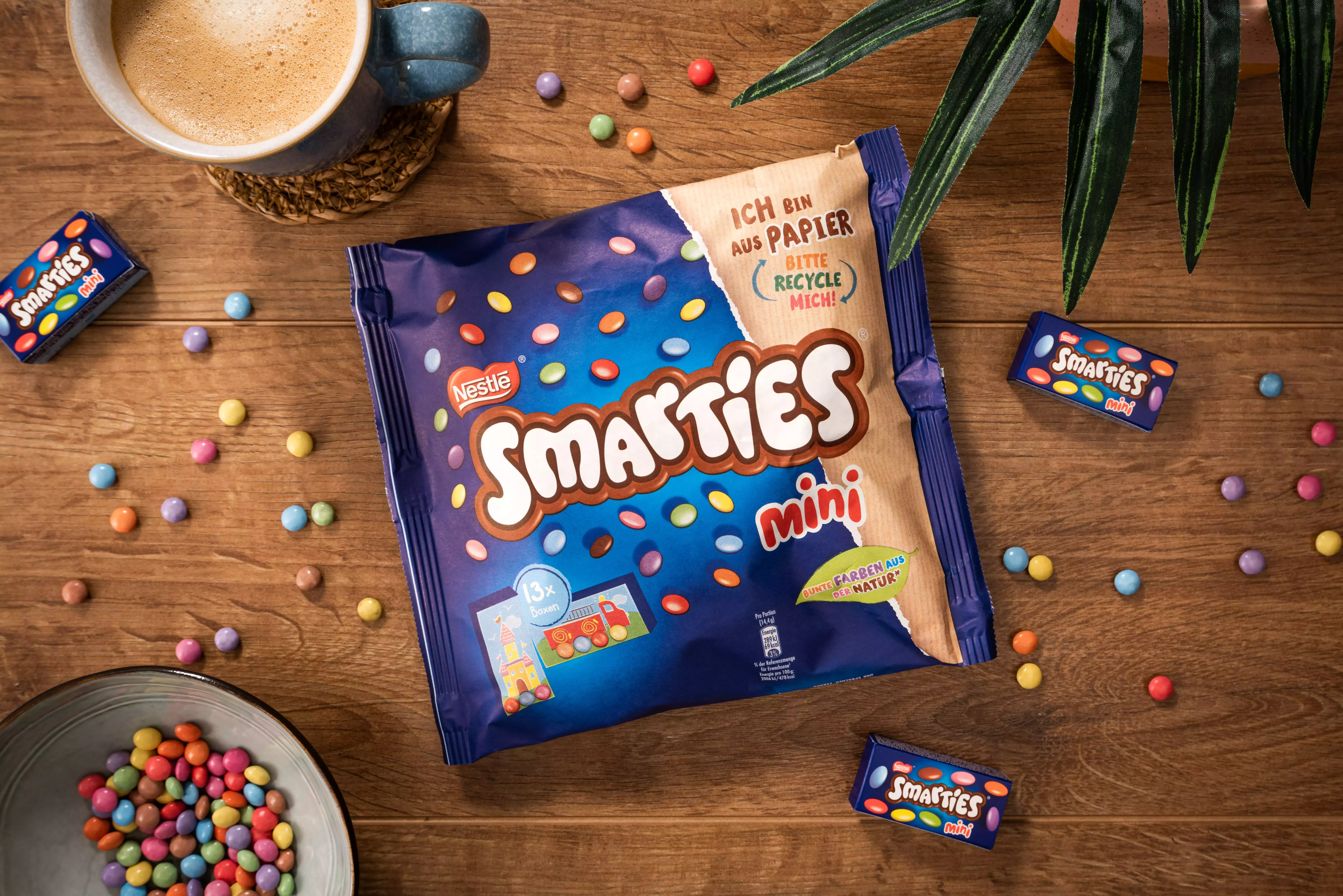 Smarties in Papierverpackung Bild